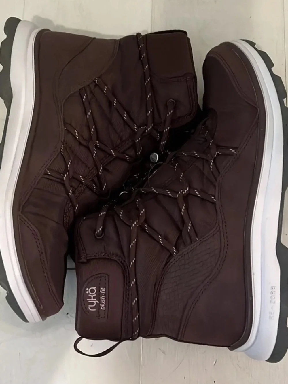 New Ryka Water Repellant Bungee Winter Boots Brae Exotic Burgundy Ankle Bootie
